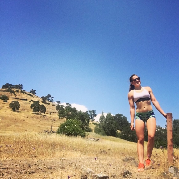 Meet your Posher, Nicole - Picture 6 of 7